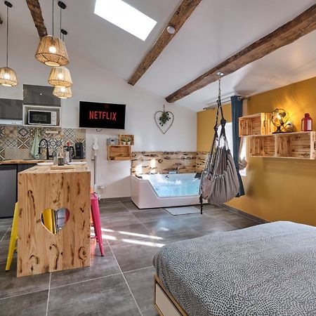 Place Carnot - Studio Tout Equipe Avec Jacuzzi Proche Toutes Commodites Каркасон Екстериор снимка