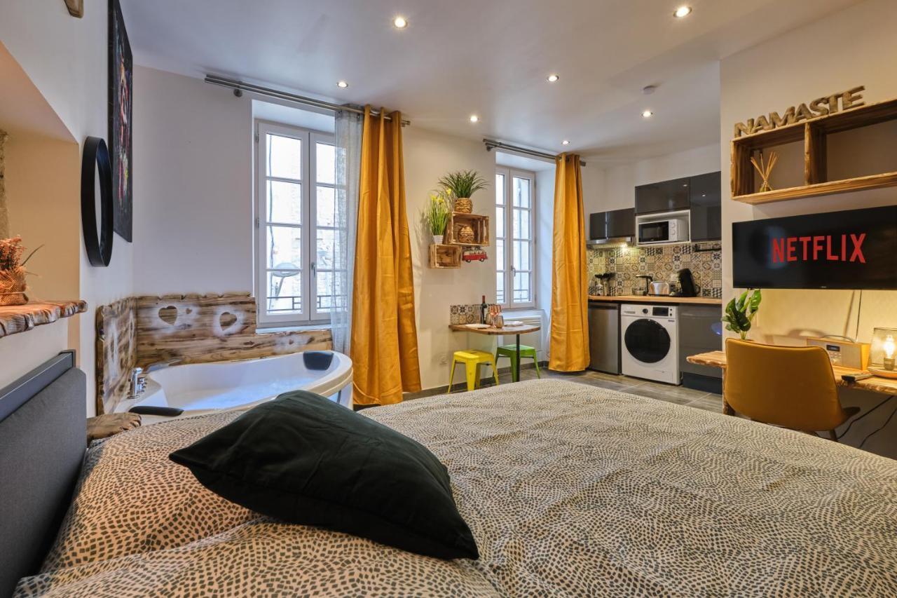 Place Carnot - Studio Tout Equipe Avec Jacuzzi Proche Toutes Commodites Каркасон Екстериор снимка