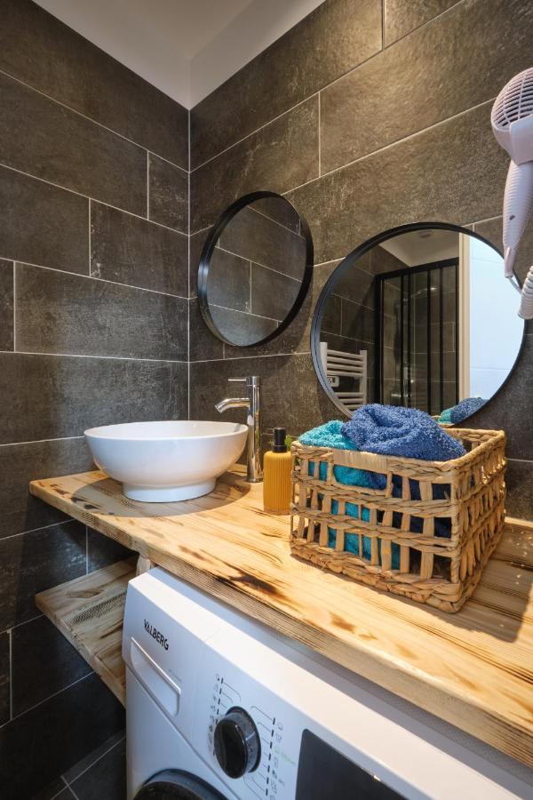 Place Carnot - Studio Tout Equipe Avec Jacuzzi Proche Toutes Commodites Каркасон Екстериор снимка