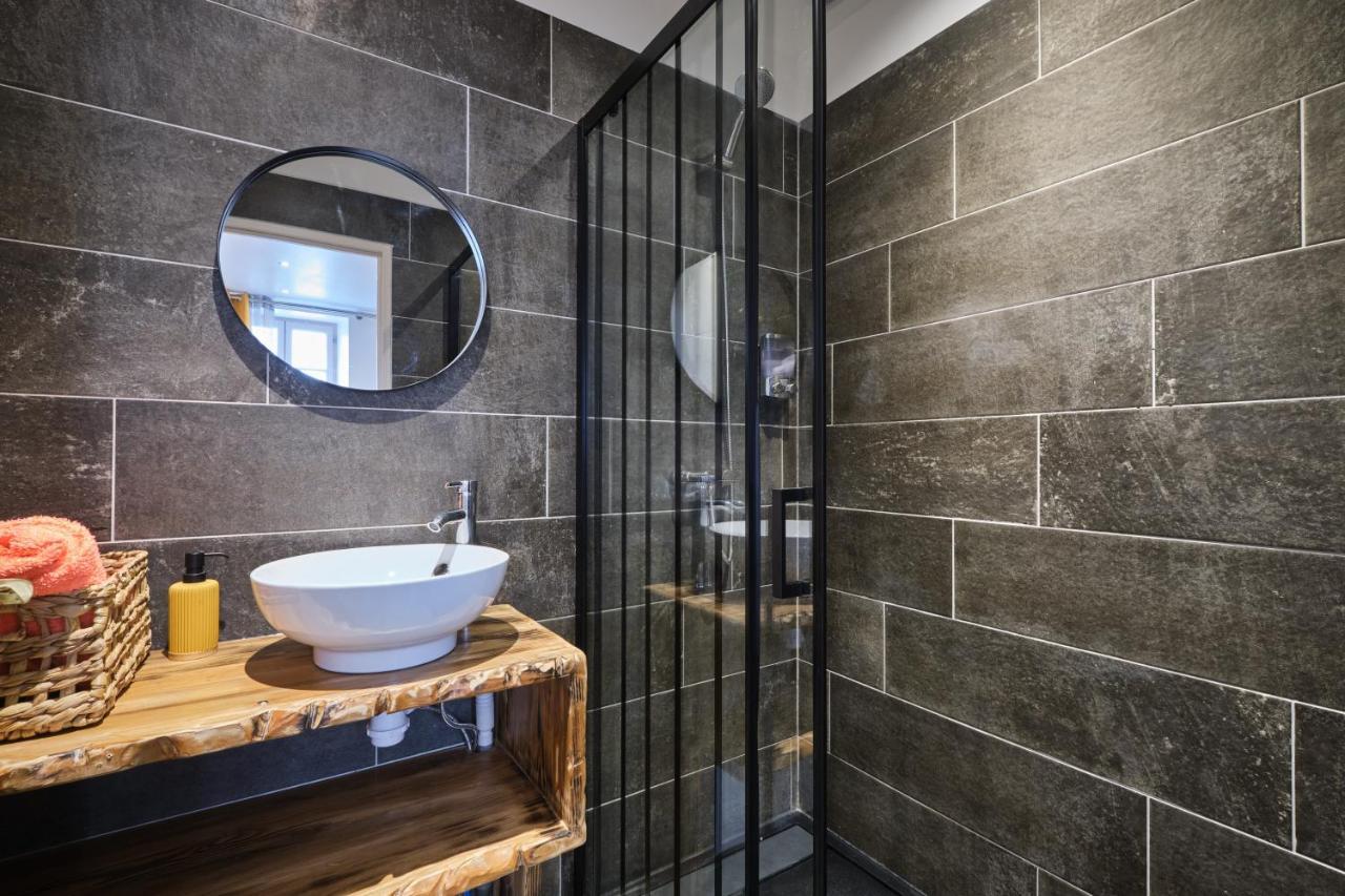 Place Carnot - Studio Tout Equipe Avec Jacuzzi Proche Toutes Commodites Каркасон Екстериор снимка