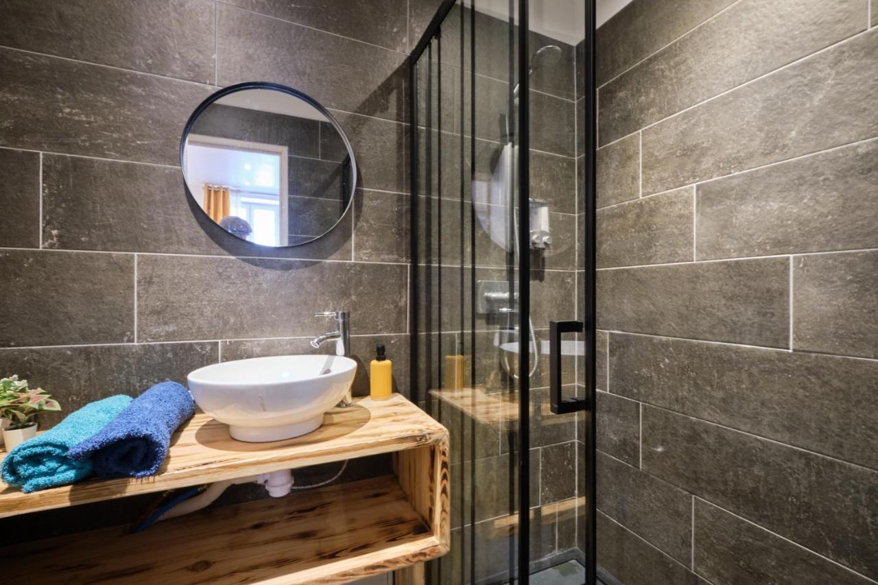 Place Carnot - Studio Tout Equipe Avec Jacuzzi Proche Toutes Commodites Каркасон Екстериор снимка